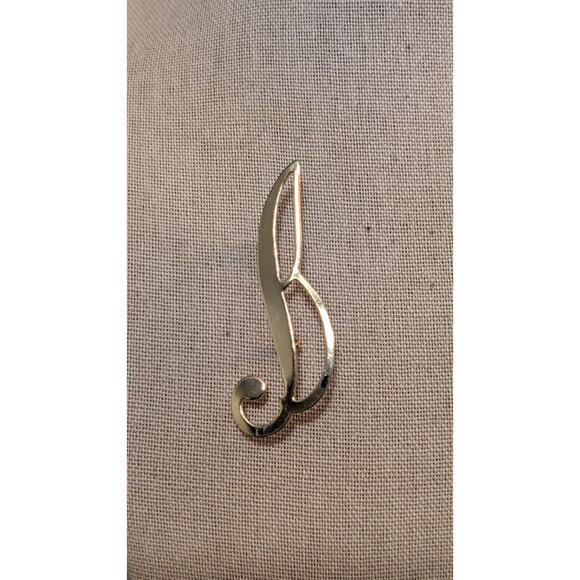 Script 'B' Gold Tone Pin - Picture 2 of 4